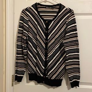 Size M NY&CO. Black, White and Gold. Cárdigan.